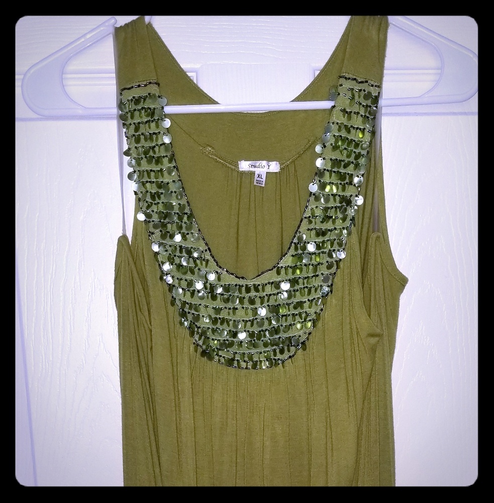 XL sleeveless sequined shirt